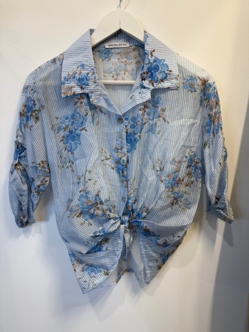 Bluzka Angela tencel koszulowa w błękitne paski w niebieskie kwiaty nadruk, lekka