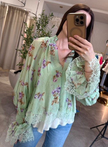 Zestaw bluzka + top Caterina seledynowa w drobne kwiaty z koronką