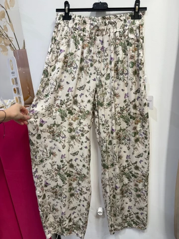 Spodnie Pienza w motyle, rośliny, z wiskozy, satynowe, proste, szersze