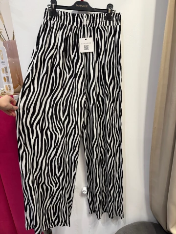 Spodnie Zebra z bawełna i wiskozą, w zebrę, biało-czarne, proste, szersze