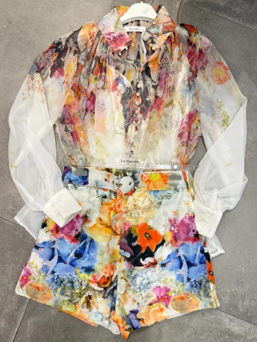 Komplet Valentina z bawełną i wiskozą, koszula + krótkie spodenki, kremowy w kwiaty