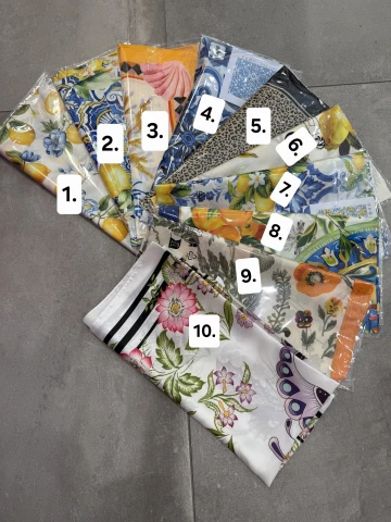 Apaszka wiskozowo-jedwabna we wzory, mozaika, cytryny, kwiaty, panterka, pomarańcze, kwadratowe